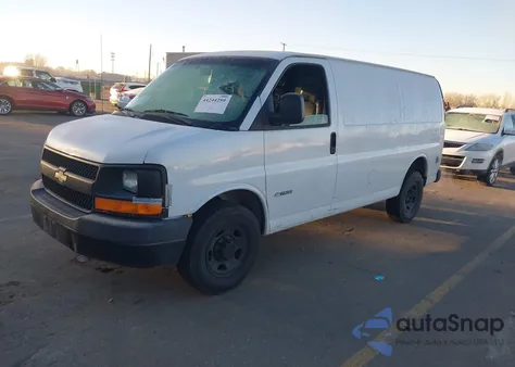 2003 Chevrolet Express z USA, uszkodzony, nr VIN 1GCGG25VX31178748
